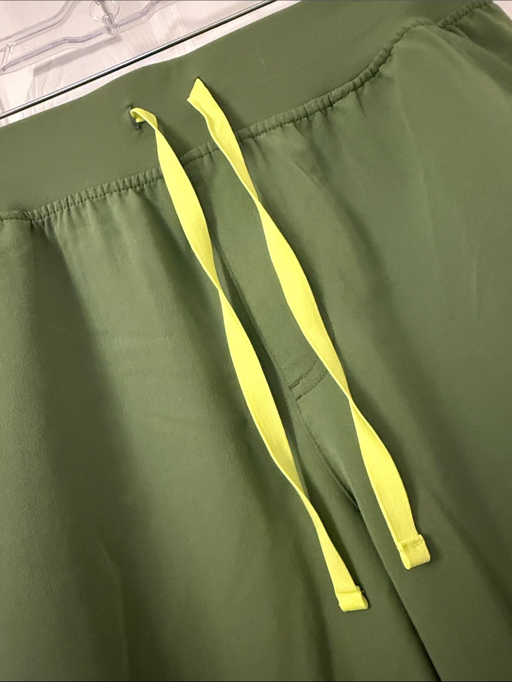 NWT Figs Zamora High Waisted Sage Green Scrub Pants Joggers - Picture 7 of 12